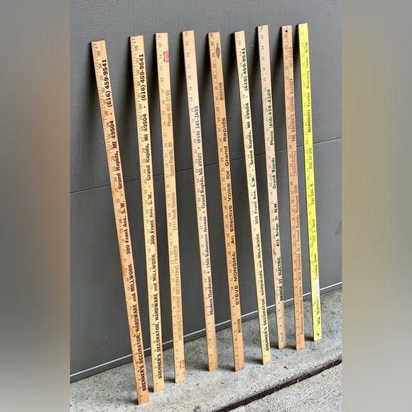 (Lot of 9) Vtg Grand Rapids Michigan Advertising Wooden Measuring Yardsticks - Picture 3 of 15